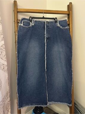 Zana Di Dark Blue Straight Denim Skirt with Frayed Trim - Vintage - Y2K Vibe